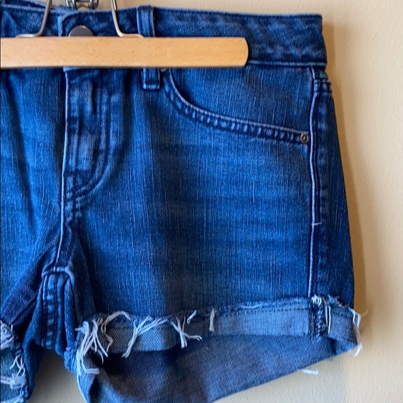 ✨NEW✨GAP 1969 BLUE DENIM SHORTS - Picture 3 of 10